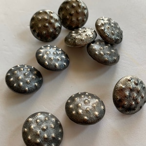 Silver Medium size buttons silver metal button with texture design 25 mm 7/8 inch sewing buttons, 6 vintage shank back sewing button
