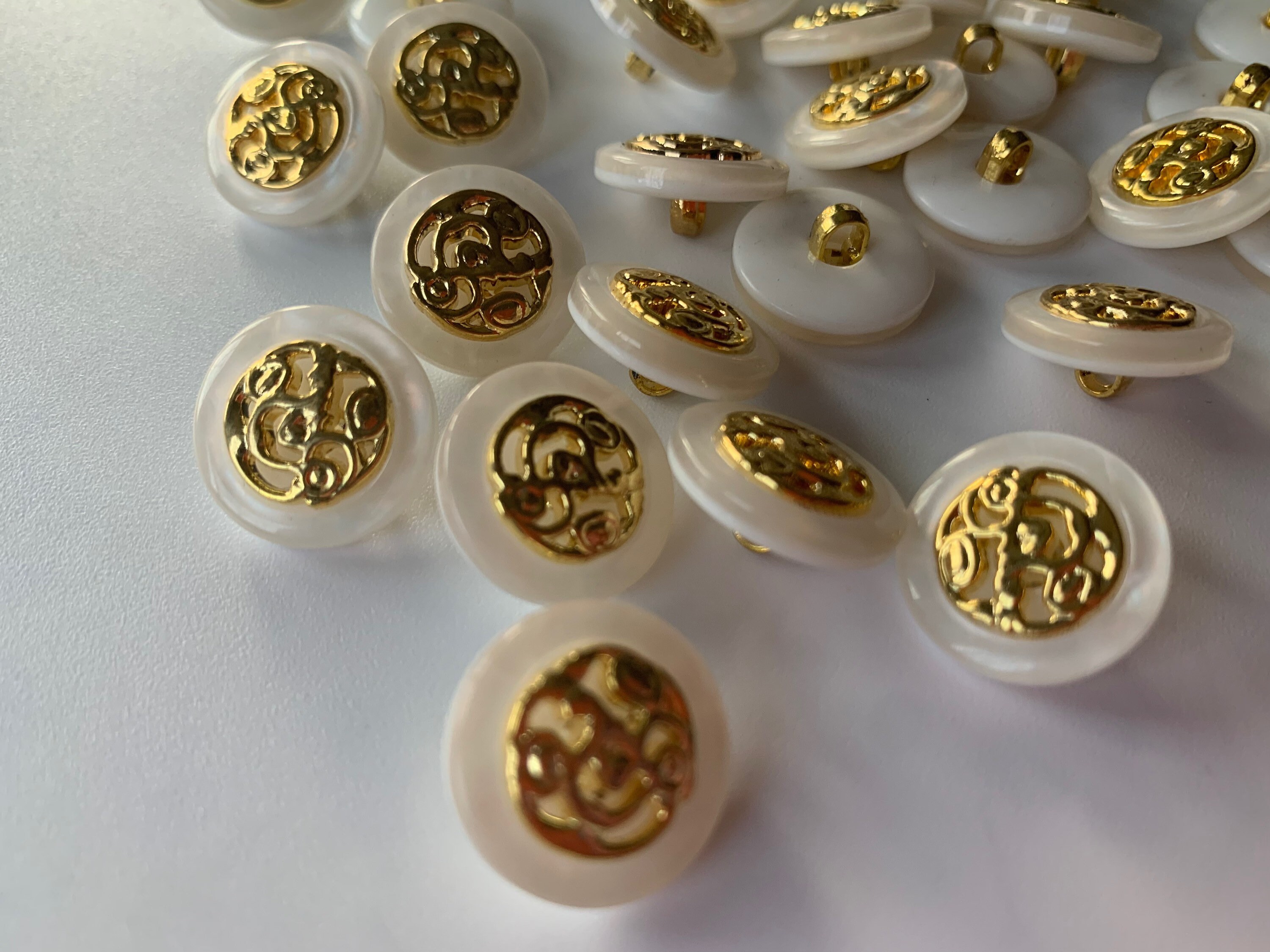 Medium Ivory Sewing Buttons 5/8