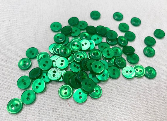 3/8 Green Flower Buttons