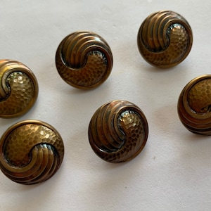 Medium antique gold buttons plastic sewing buttons with textured design 7/8&quot; 22mm gold shank vintage sewing button