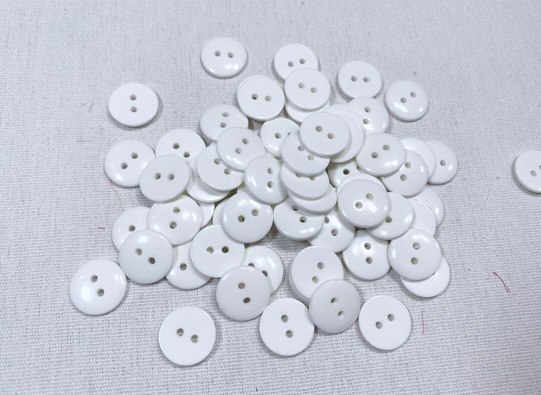 Medium Size White Buttons 3/4