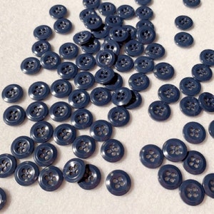  50 Pcs Large 1 inch Blue Buttons for Sewing Round Resin Navy Blue  Buttons for Crafts 4 Hole Flatback Coat Buttons for Shirt Sweater DIY and  Clothing Blue Plastic Buttons 25mm