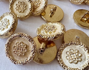 Gold button Medium gold buttons metal sewing buttons with medallion center deisign 7/8" 23mm gold metal shank vintage sewing button