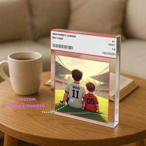 Aangepast voetbalcadeau vader – Gepersonaliseerde sportkaart acrylblok met bijpassende truien vader en zoon, naam en nummer voor Vaderdag