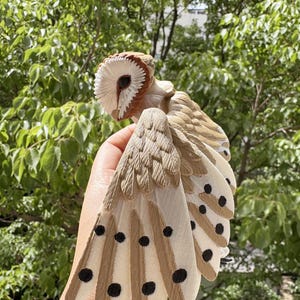 3D Printed Articulated Barn Owl Figurine: Poseable Wings, Multi-Color