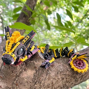 3D Printed Steampunk Dragon: Articulated Fantasy Decor, Black/Red & Gold