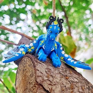 Dragon lunaire articulé imprimé en 3D : ailes articulées, décoration de bureau fantastique