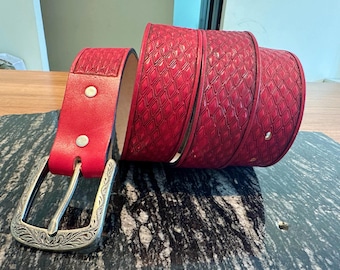 Handgemaakte leren westernriem: rood ruitpatroon, aanpasbare breedte