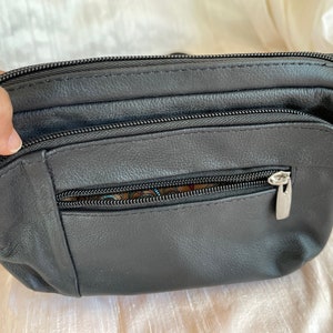 Leder schwarz Crossbody Kompakte Geldbörse Tasche, 2 Fächer 1 für Handy 1 für Schlüssel, voll verstellbarer Riemen