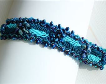 Hand beaded blue bracelet, double magnetic clasp, weaving leaves 7 inches