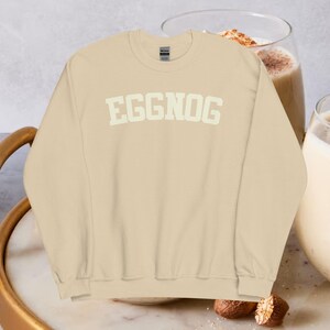 Suéter de ponche de huevo | Ropa para bebidas navideñas, ropa cómoda para las fiestas, camiseta unisex con ponche de huevo, moda gourmet, atuendo para disfrutar en invierno