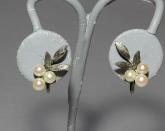 Vintage Sterling Silver Cultured Pearl Pearls Leaf Earrings Screwbacks.