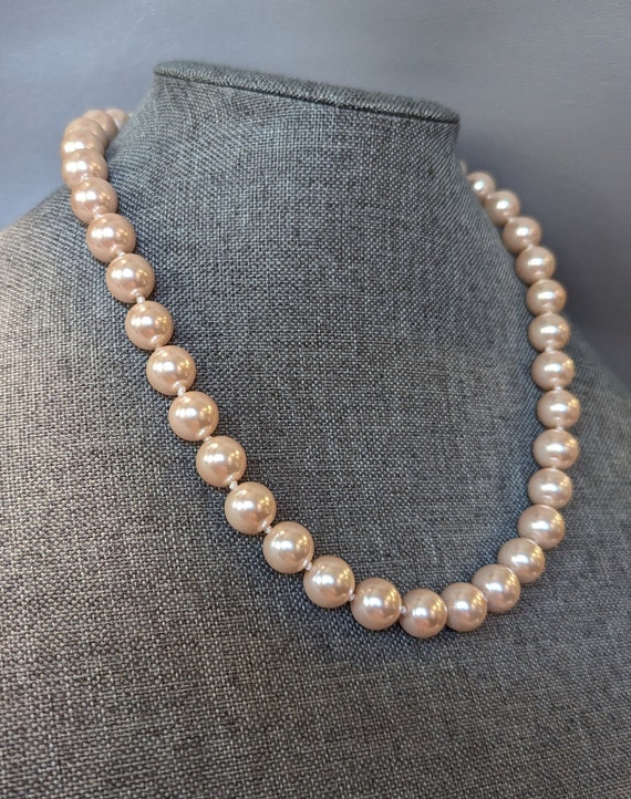 Vintage KJL Faux Pink Pearl Necklace: Kenneth Jay… - image 3