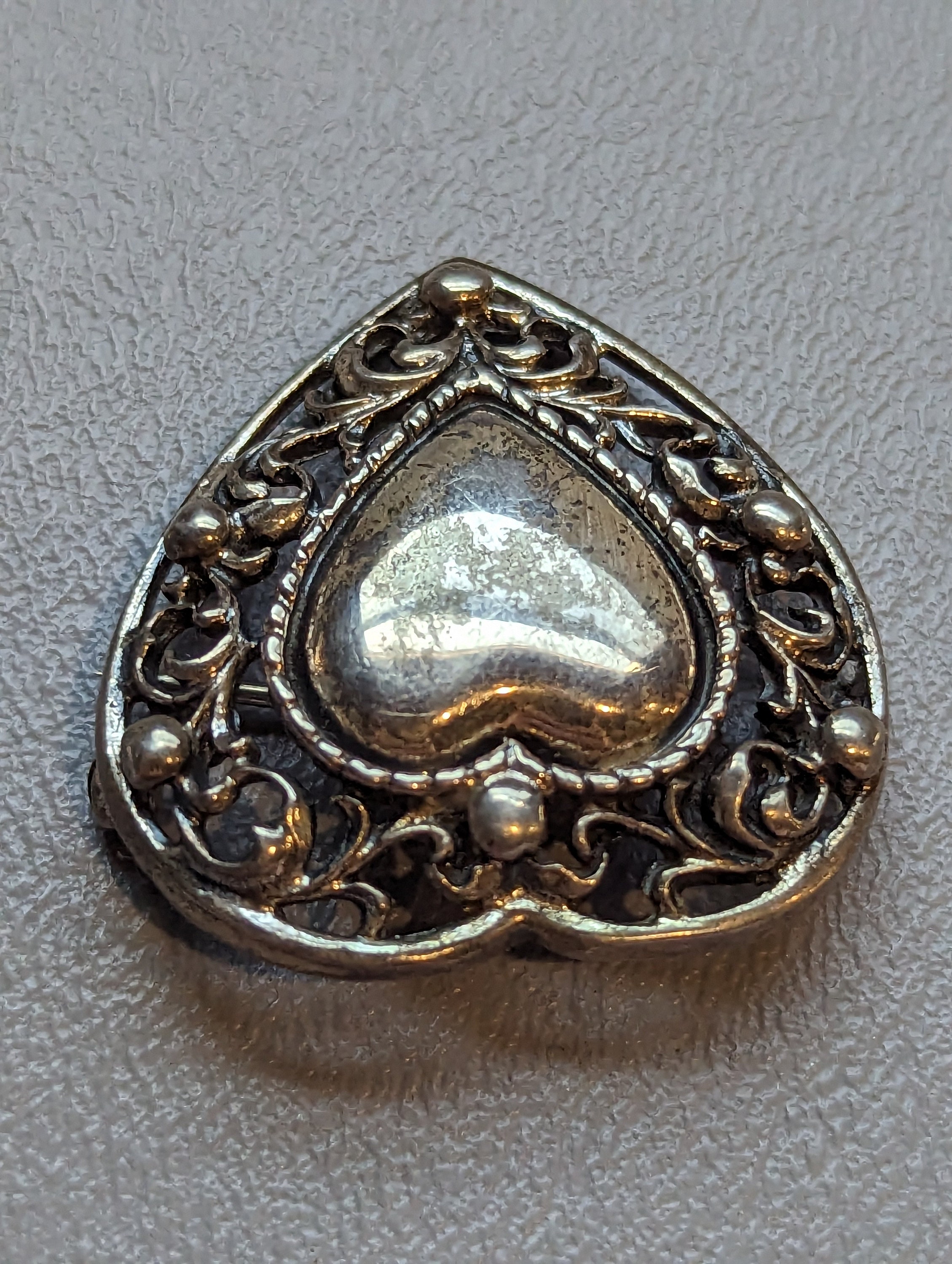 Spilla/fermaglio a forma di cuore color oro | Kaufen auf