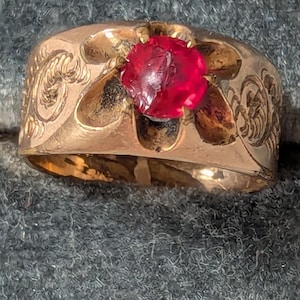 Anel antigo vitoriano em ouro 14k com rubi em pasta, tamanho 7 (reparado)
