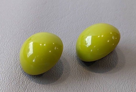 Green Bakelite Button Earrings-Vintage Bakelite J… - image 4