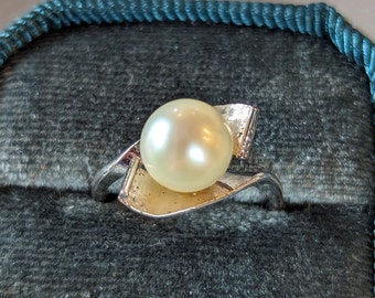 Bague en argent sterling avec perles d'Akoya : design moderniste, taille 5