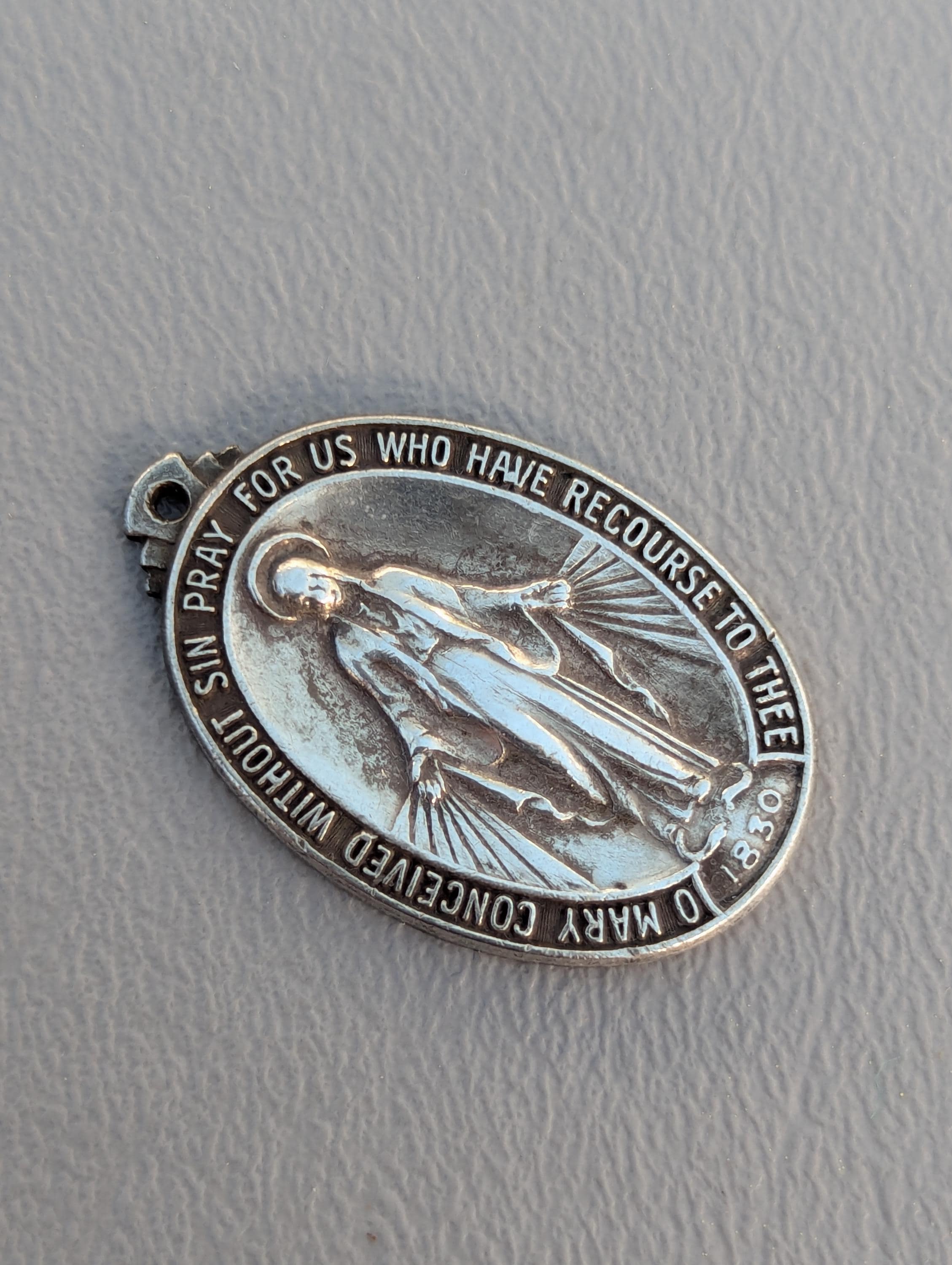 Pendentif Médaille Religieuse En Argent Massif St Marie - Argent 850 - Ancien - Occasion