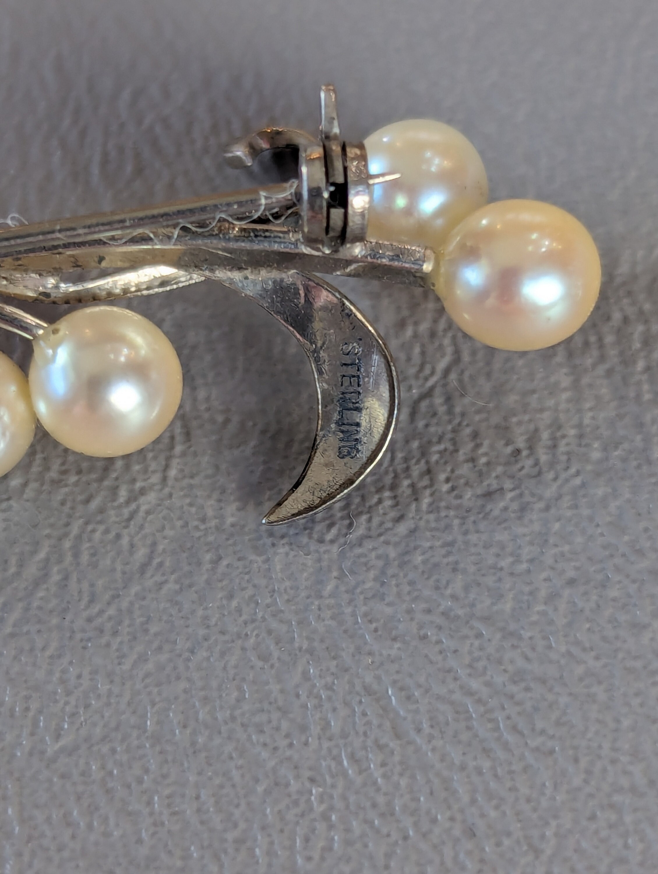 アクセサリー silver brooch with pearl il_fullxfull.4101623156_2nc3.jpg