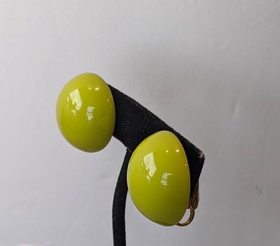 Green Bakelite Button Earrings-Vintage Bakelite J… - image 2