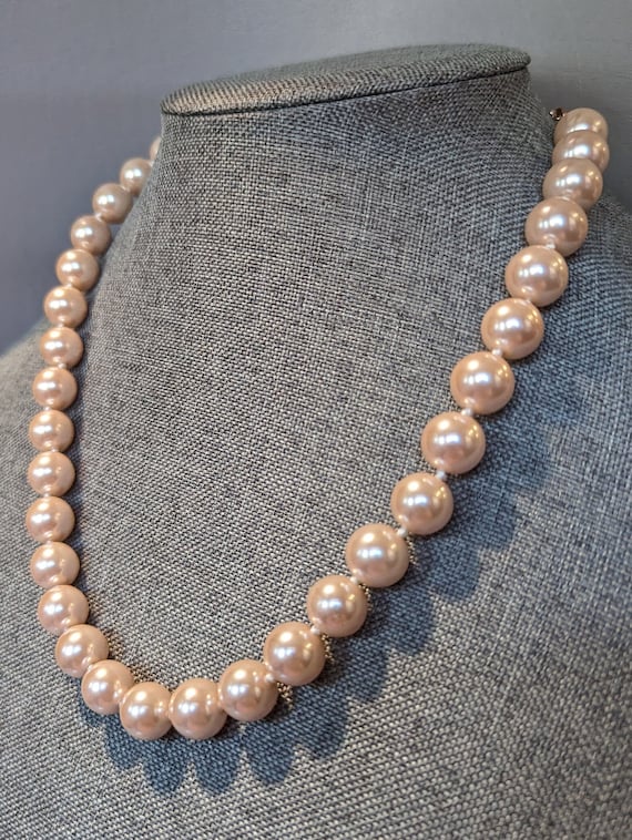 Vintage KJL Faux Pink Pearl Necklace: Kenneth Jay… - image 2