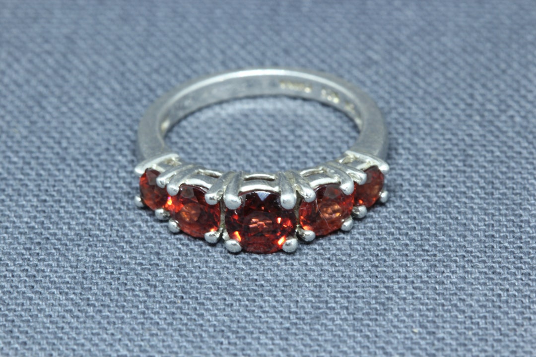 silver925×garnet vintage ring Vintage Garnet Channel-Set Sterling Silver 925 Ring / Size