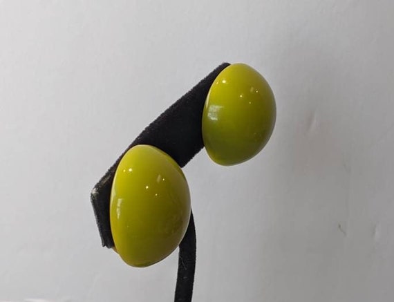 Green Bakelite Button Earrings-Vintage Bakelite J… - image 3