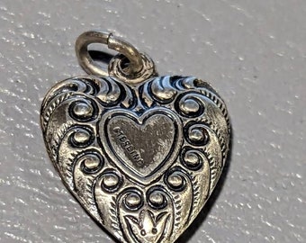 Charm vittoriano a cuore gonfio-Antico ciondolo in argento sterling