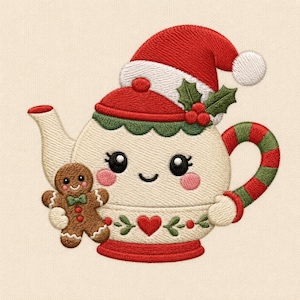 Peut inclure: Un motif brodé représentant une théière crème au visage souriant, portant un bonnet de Père Noël rouge et blanc avec du houx. La théière a une anse rayée façon sucre d'orge et tient un petit bonhomme en pain d'épices marron.
