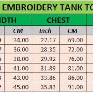 Op de afbeelding: Een maattabel voor een geborduurde tanktop met kolommen voor maat, breedte, borstomvang en lengte in inches en centimeters. De tabel vermeldt maten van XS tot 2XL met specifieke numerieke afmetingen voor elke categorie.