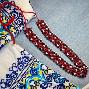 Choker &quot;Red Thread&quot;, handmade