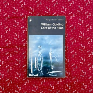 Lord of the Flies - William Golding vintage Penguin Modern Classics edition paperback book.