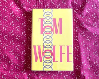 Primera edición de Hooking Up - Libro de tapa dura antiguo de Tom Wolfe.