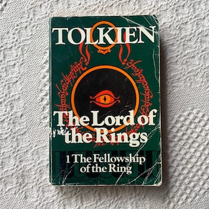 The Fellowship of the Ring - J.R.R. Tolkien vintage paperback (1976)
