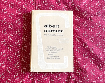 Albert Camus: Niezwyciężone lato – książka Alberta Maqueta w twardej oprawie.