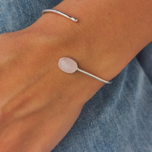 Elegant 925 Silver Pink Quartz Bangle Bracelet – Minimalist Cabochon Stone Jewelry