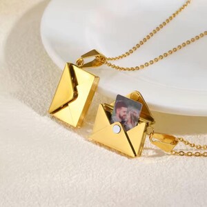 Personalised photo locket necklace