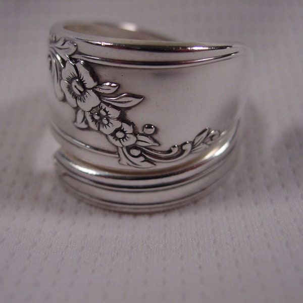 A Spoon Rings Plus Size 14 Spoon Ring Queen Bess pattern Fork and Spoon Jewelry t436