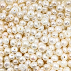 White Freshwater Cultured Pearls Half-Drilled Button 4-4.5mm, 1 piece