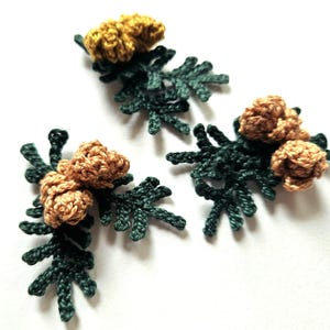 Decorazioni natalizie Decorazioni natalizie all'uncinetto Decorazioni con pigne Rami di pino verde Ornamento natalizio Confezione regalo - set da 3
