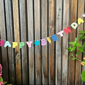 Guirnalda de feliz cumpleaños Pancarta de letras de crochet Decoraciones para fiestas de cumpleaños Pancarta de cumpleaños colorida para decoración de cumpleaños infantil Decoración de fiesta de verano