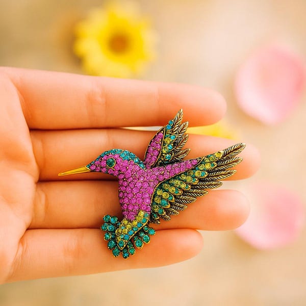 Kolibrie broche met veelkleurige kristallen, elegant strass vogeljuweel, modeaccessoire voor dames, cadeau voor Moederdag