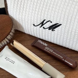Individuell gestickte Kosmetiktasche