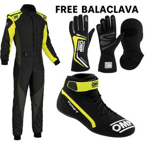 Puede incluir: Un conjunto de traje de carreras negro y amarillo, guantes, zapatos y pasamontañas. El traje y los zapatos tienen el logotipo de OMP. Los guantes tienen un diseño blanco y amarillo. El texto "FREE BALACLAVA" está en la parte superior.