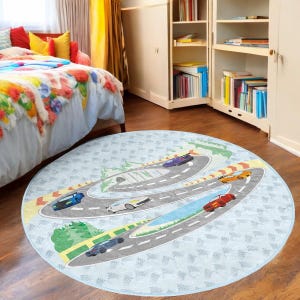 Runder Rennwagen Teppich - Hellblaue Rennbahn Design - Weiche Jungen Spielmatte - Rutschfest & Waschbar - Ideal für Kinderzimmer - Fantasievoller Spielteppich