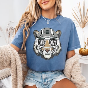 Maillot de football, t-shirt tigre Game Day, t-shirt mascotte, t-shirt tigre rétro, t-shirt maman footballeur, maillot d'automne, saison sportive, Comfort Colors®
