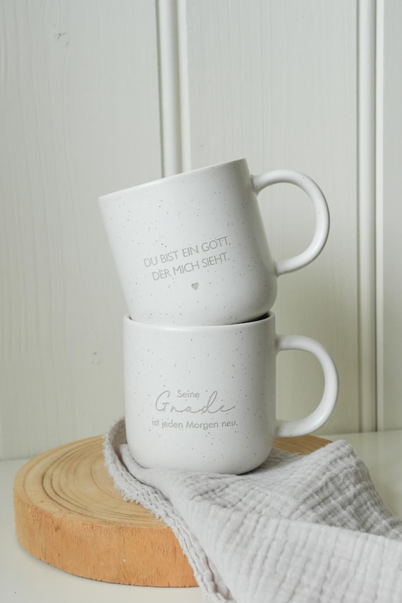 gravierte Tasse christlich mit Bibelvers | Seine Gnade ist jeden Morgen neu | Du bist ein Gott der mich sieht | Kaffeebecher