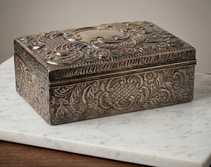 Antique 19thC Repoussé Silver Box, Victorian Solid Silver Jewelry Casket, Hand-Chased Ornate Tobacco Box Wood Interior, European Vintage