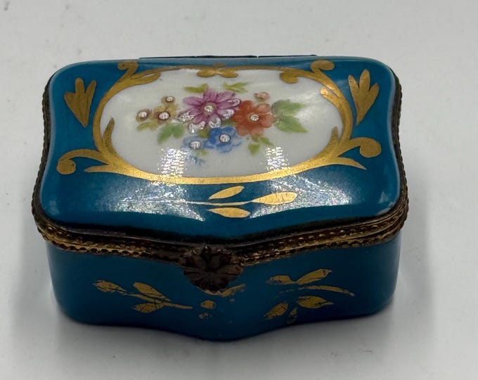Limoges porcelain jewelry box with miniatures