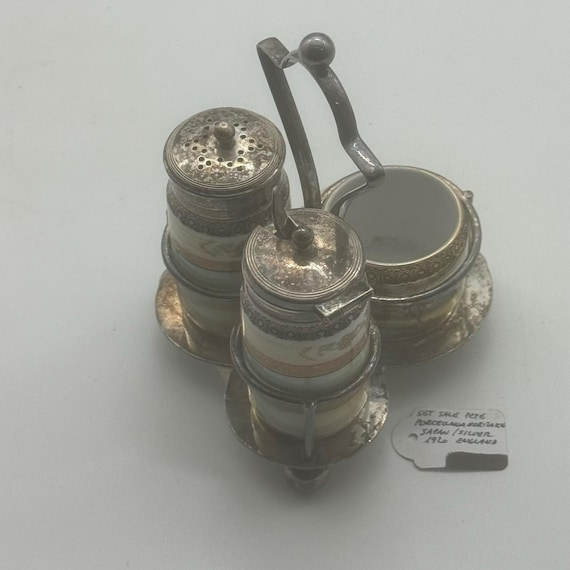 Japanese porcelain salt and pepper set "Noritake"